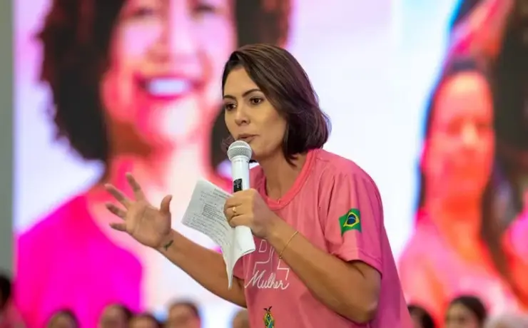Michelle Bolsonaro deixa o comando do PL Mulher